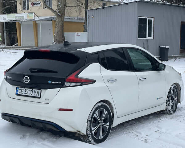 Белый Ниссан Лиф, объемом двигателя 0 л и пробегом 140 тыс. км за 10700 $, фото 10 на Automoto.ua