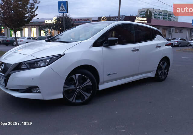 Белый Ниссан Лиф, объемом двигателя 0 л и пробегом 82 тыс. км за 15600 $, фото 11 на Automoto.ua