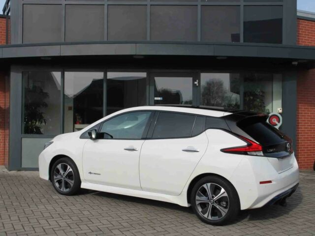 Белый Ниссан Лиф, объемом двигателя 0 л и пробегом 43 тыс. км за 9350 $, фото 3 на Automoto.ua