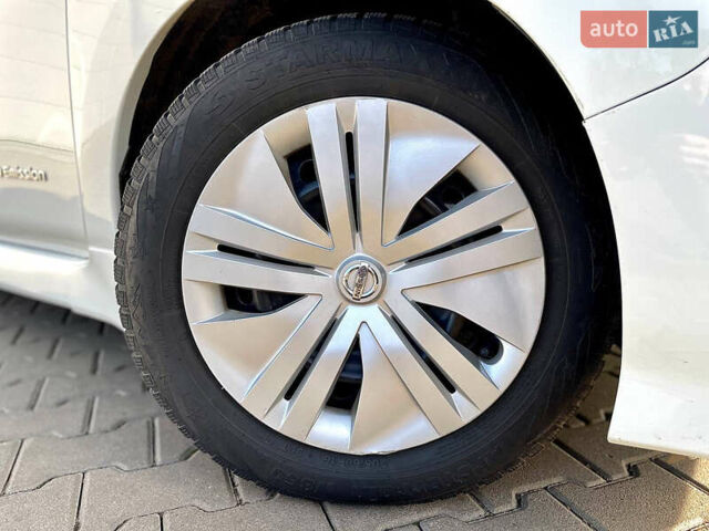 Білий Ніссан Ліф, об'ємом двигуна 0 л та пробігом 148 тис. км за 10800 $, фото 7 на Automoto.ua