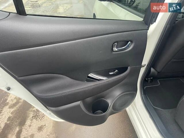 Белый Ниссан Лиф, объемом двигателя 0 л и пробегом 108 тыс. км за 12700 $, фото 20 на Automoto.ua