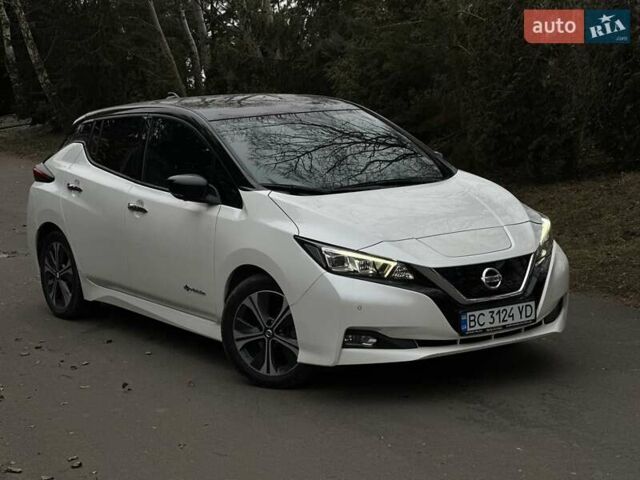 Білий Ніссан Ліф, об'ємом двигуна 0 л та пробігом 162 тис. км за 13601 $, фото 3 на Automoto.ua