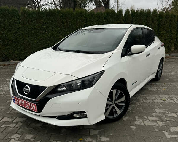 Белый Ниссан Лиф, объемом двигателя 0 л и пробегом 116 тыс. км за 11800 $, фото 30 на Automoto.ua