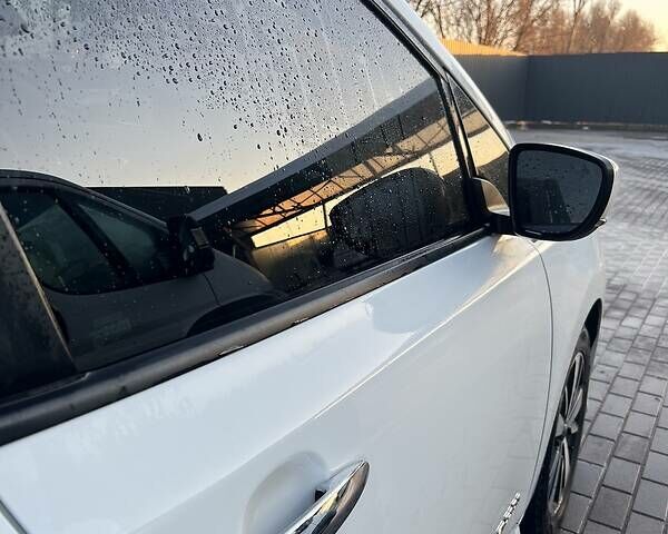 Белый Ниссан Лиф, объемом двигателя 0 л и пробегом 104 тыс. км за 14300 $, фото 27 на Automoto.ua