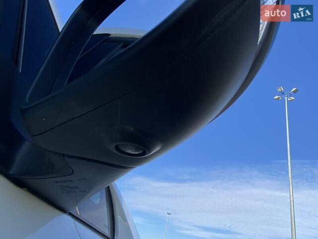 Белый Ниссан Лиф, объемом двигателя 0 л и пробегом 140 тыс. км за 12800 $, фото 13 на Automoto.ua