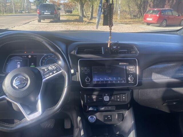 Белый Ниссан Лиф, объемом двигателя 0 л и пробегом 120 тыс. км за 12200 $, фото 11 на Automoto.ua