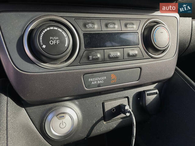 Білий Ніссан Ліф, об'ємом двигуна 0 л та пробігом 148 тис. км за 10800 $, фото 28 на Automoto.ua