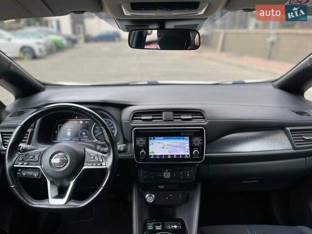 Белый Ниссан Лиф, объемом двигателя 0 л и пробегом 83 тыс. км за 12799 $, фото 20 на Automoto.ua