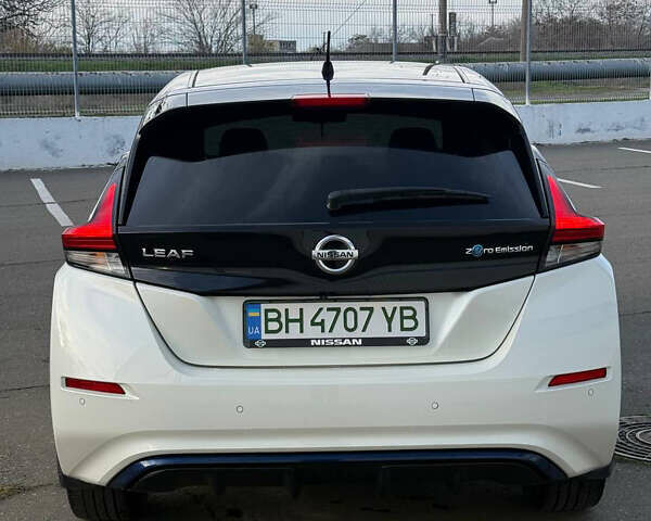 Білий Ніссан Ліф, об'ємом двигуна 0 л та пробігом 67 тис. км за 11500 $, фото 11 на Automoto.ua