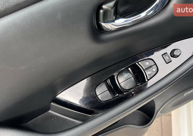 Белый Ниссан Лиф, объемом двигателя 0 л и пробегом 114 тыс. км за 12950 $, фото 35 на Automoto.ua