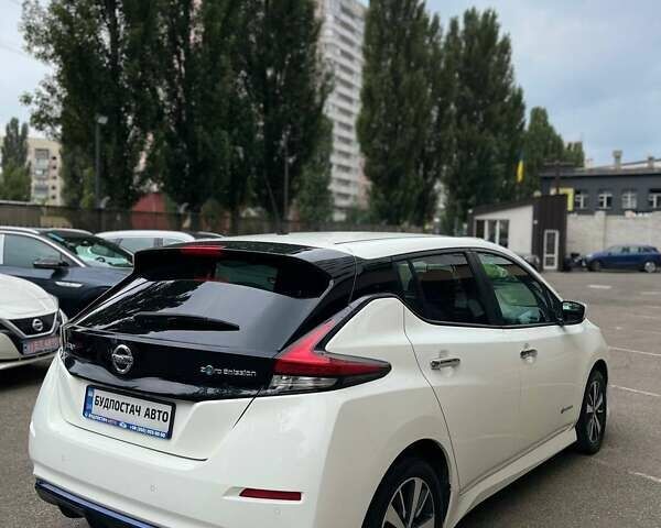 Белый Ниссан Лиф, объемом двигателя 0 л и пробегом 83 тыс. км за 12799 $, фото 12 на Automoto.ua