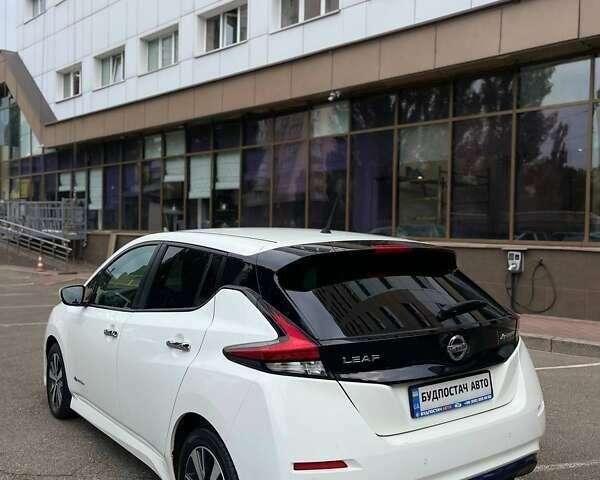 Белый Ниссан Лиф, объемом двигателя 0 л и пробегом 83 тыс. км за 12799 $, фото 11 на Automoto.ua