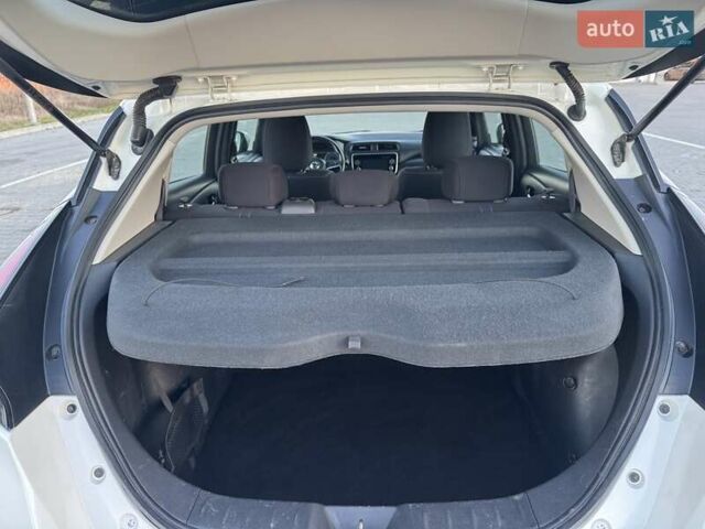 Білий Ніссан Ліф, об'ємом двигуна 0 л та пробігом 135 тис. км за 10900 $, фото 7 на Automoto.ua