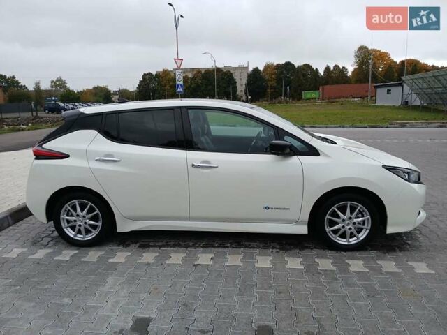 Белый Ниссан Лиф, объемом двигателя 0 л и пробегом 135 тыс. км за 12799 $, фото 7 на Automoto.ua