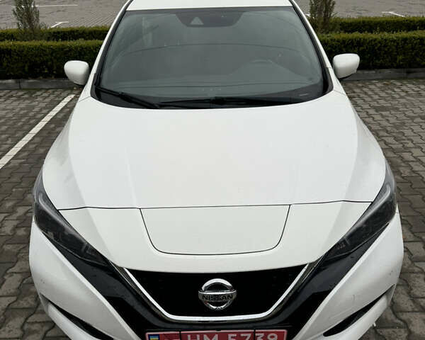 Белый Ниссан Лиф, объемом двигателя 0 л и пробегом 116 тыс. км за 11800 $, фото 4 на Automoto.ua