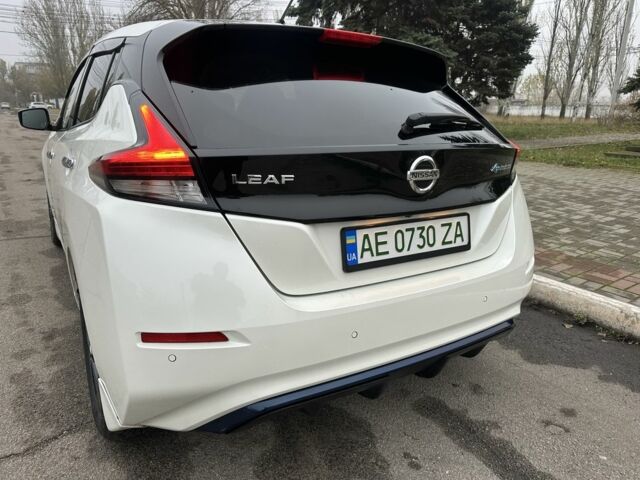 Білий Ніссан Ліф, об'ємом двигуна 0 л та пробігом 37 тис. км за 12500 $, фото 3 на Automoto.ua