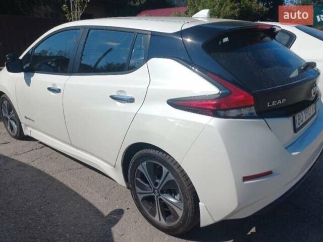 Білий Ніссан Ліф, об'ємом двигуна 0 л та пробігом 90 тис. км за 10000 $, фото 16 на Automoto.ua