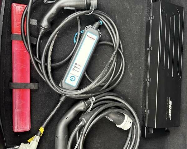 Белый Ниссан Лиф, объемом двигателя 0 л и пробегом 82 тыс. км за 13999 $, фото 3 на Automoto.ua