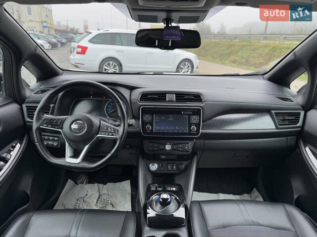 Белый Ниссан Лиф, объемом двигателя 0 л и пробегом 157 тыс. км за 11700 $, фото 38 на Automoto.ua