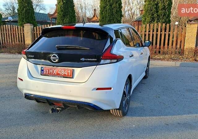 Белый Ниссан Лиф, объемом двигателя 0 л и пробегом 114 тыс. км за 12950 $, фото 9 на Automoto.ua