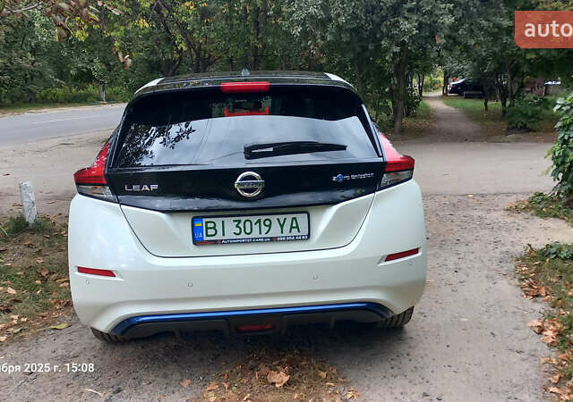 Белый Ниссан Лиф, объемом двигателя 0 л и пробегом 82 тыс. км за 15600 $, фото 6 на Automoto.ua