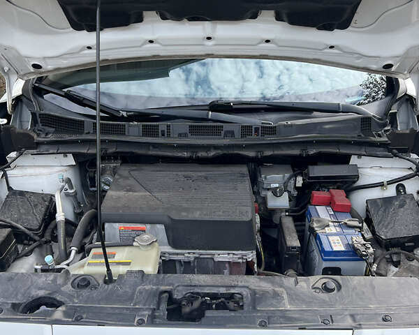 Білий Ніссан Ліф, об'ємом двигуна 0 л та пробігом 57 тис. км за 13750 $, фото 12 на Automoto.ua