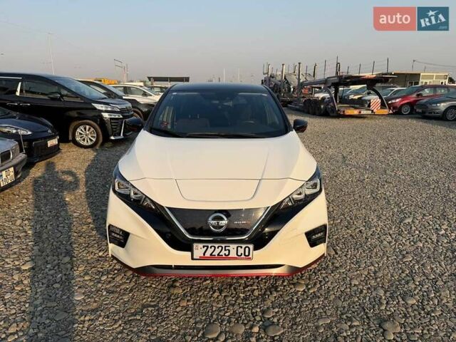 Белый Ниссан Лиф, объемом двигателя 0 л и пробегом 33 тыс. км за 16400 $, фото 3 на Automoto.ua