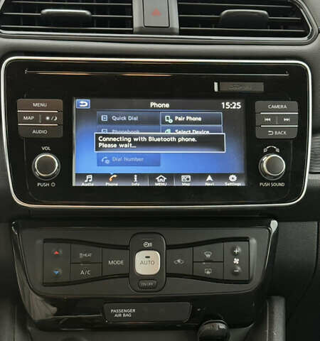 Белый Ниссан Лиф, объемом двигателя 0 л и пробегом 50 тыс. км за 12800 $, фото 14 на Automoto.ua