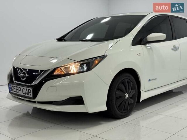 Белый Ниссан Лиф, объемом двигателя 0 л и пробегом 74 тыс. км за 12500 $, фото 9 на Automoto.ua