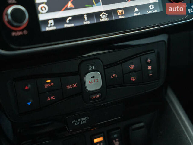 Белый Ниссан Лиф, объемом двигателя 0 л и пробегом 109 тыс. км за 14200 $, фото 32 на Automoto.ua