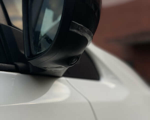 Белый Ниссан Лиф, объемом двигателя 0 л и пробегом 147 тыс. км за 10999 $, фото 7 на Automoto.ua