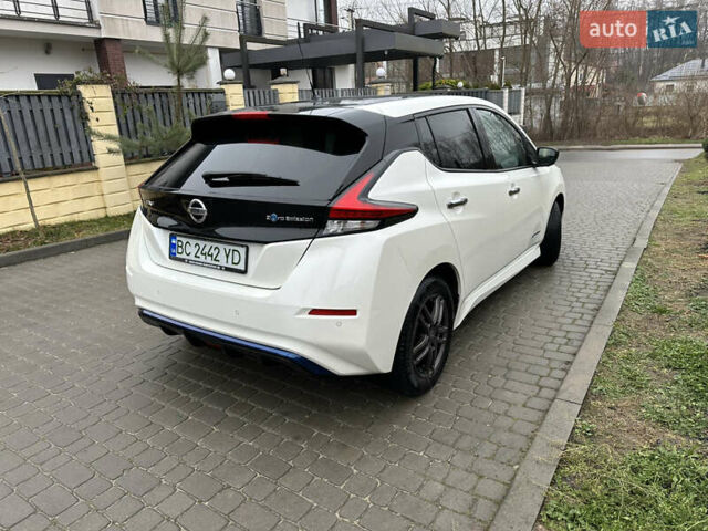 Білий Ніссан Ліф, об'ємом двигуна 0 л та пробігом 91 тис. км за 13000 $, фото 3 на Automoto.ua