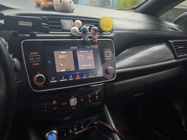 Белый Ниссан Лиф, объемом двигателя 0 л и пробегом 265 тыс. км за 14000 $, фото 7 на Automoto.ua