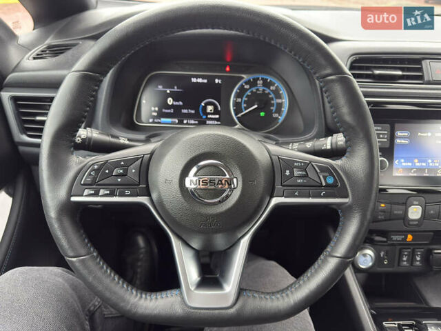 Белый Ниссан Лиф, объемом двигателя 0 л и пробегом 30 тыс. км за 15300 $, фото 17 на Automoto.ua