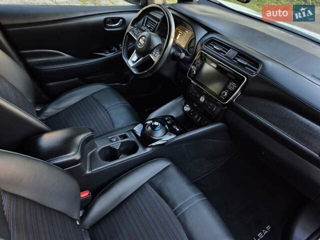 Белый Ниссан Лиф, объемом двигателя 0 л и пробегом 161 тыс. км за 13290 $, фото 17 на Automoto.ua