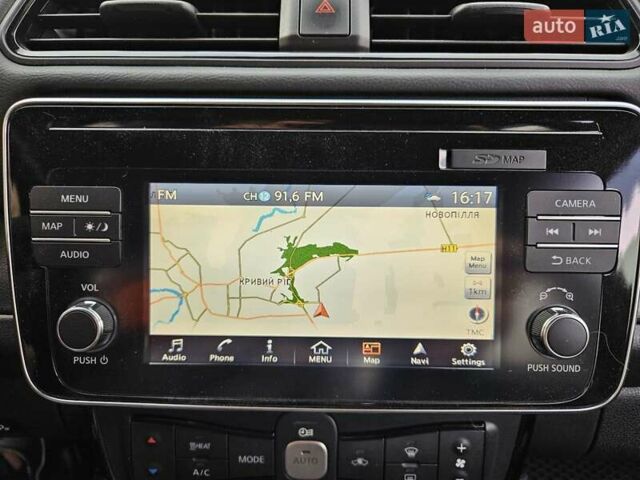 Белый Ниссан Лиф, объемом двигателя 0 л и пробегом 51 тыс. км за 14150 $, фото 30 на Automoto.ua