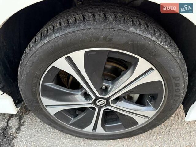 Белый Ниссан Лиф, объемом двигателя 0 л и пробегом 124 тыс. км за 11600 $, фото 5 на Automoto.ua