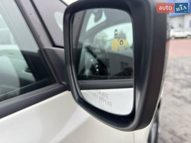 Белый Ниссан Лиф, объемом двигателя 0 л и пробегом 30 тыс. км за 15300 $, фото 31 на Automoto.ua