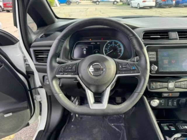 Белый Ниссан Лиф, объемом двигателя 0 л и пробегом 32 тыс. км за 2200 $, фото 7 на Automoto.ua