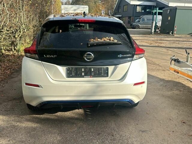 Белый Ниссан Лиф, объемом двигателя 0 л и пробегом 132 тыс. км за 12999 $, фото 5 на Automoto.ua