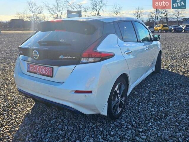 Білий Ніссан Ліф, об'ємом двигуна 0 л та пробігом 71 тис. км за 13700 $, фото 3 на Automoto.ua