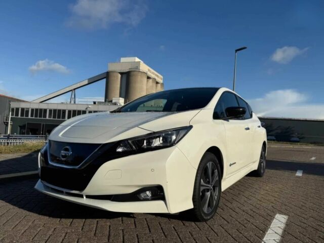 Белый Ниссан Лиф, объемом двигателя 0 л и пробегом 34 тыс. км за 8000 $, фото 2 на Automoto.ua