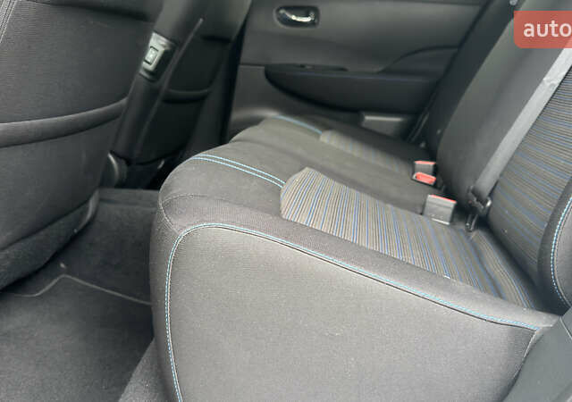 Белый Ниссан Лиф, объемом двигателя 0 л и пробегом 80 тыс. км за 13500 $, фото 20 на Automoto.ua