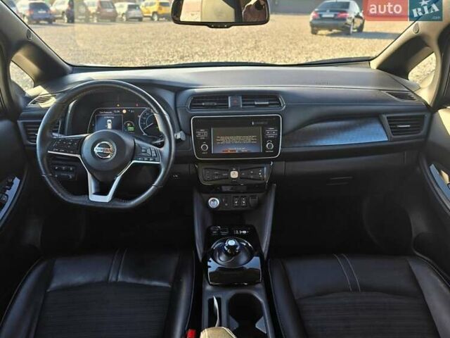 Білий Ніссан Ліф, об'ємом двигуна 0 л та пробігом 71 тис. км за 13700 $, фото 13 на Automoto.ua