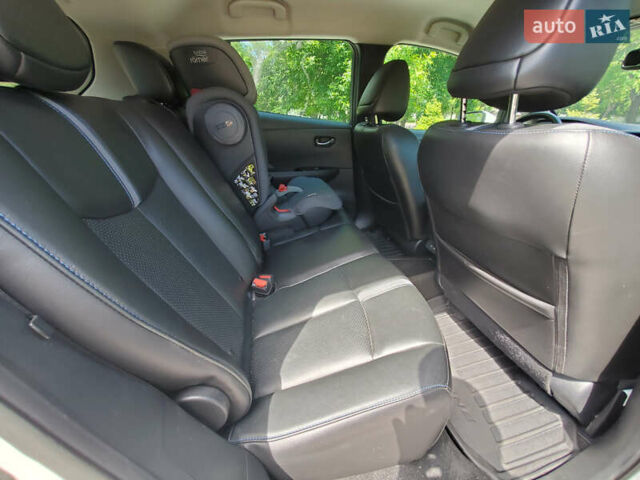 Білий Ніссан Ліф, об'ємом двигуна 0 л та пробігом 38 тис. км за 18300 $, фото 21 на Automoto.ua