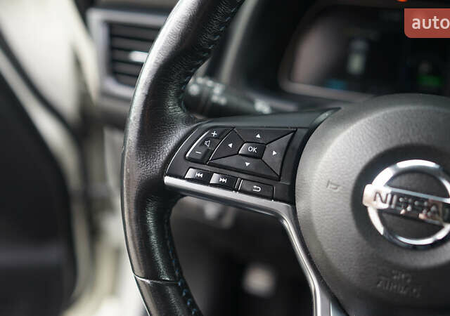 Белый Ниссан Лиф, объемом двигателя 0 л и пробегом 106 тыс. км за 16500 $, фото 26 на Automoto.ua