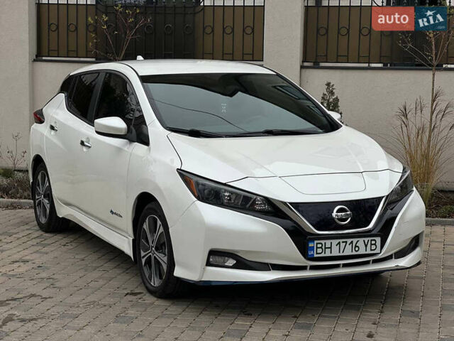 Белый Ниссан Лиф, объемом двигателя 0 л и пробегом 29 тыс. км за 17900 $, фото 8 на Automoto.ua