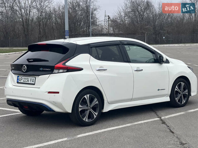 Білий Ніссан Ліф, об'ємом двигуна 0 л та пробігом 147 тис. км за 11700 $, фото 4 на Automoto.ua