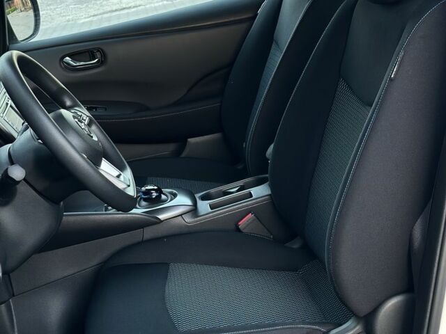 Белый Ниссан Лиф, объемом двигателя 0 л и пробегом 35 тыс. км за 13450 $, фото 17 на Automoto.ua