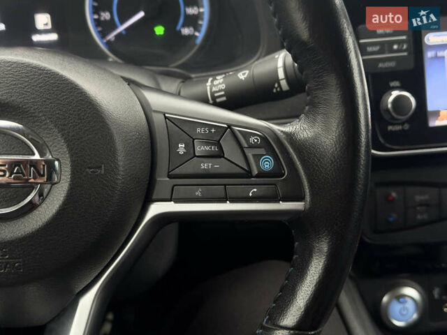 Белый Ниссан Лиф, объемом двигателя 0 л и пробегом 120 тыс. км за 12500 $, фото 44 на Automoto.ua